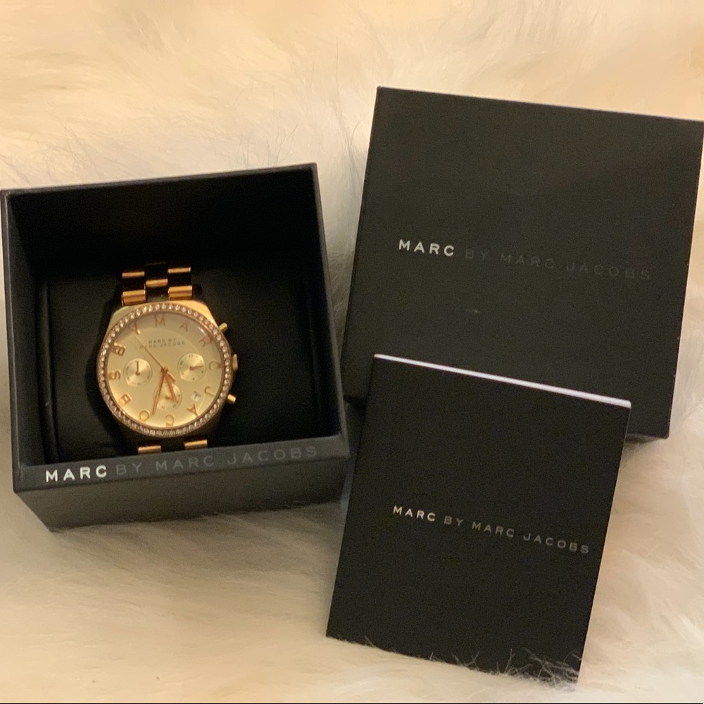 Marc Jacobs gold watch